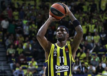 Nigel Hayes-Davis'de kas yaralanması tespit edildi