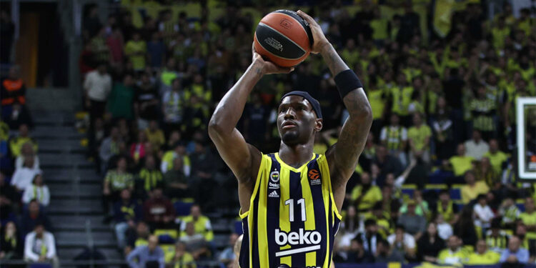 Nigel Hayes-Davis'de kas yaralanması tespit edildi