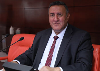 Kamuya ait elde avuçta ne varsa satılıyor