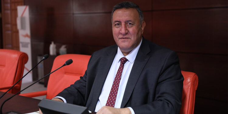 Kamuya ait elde avuçta ne varsa satılıyor