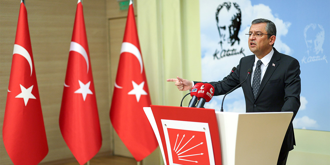 CHP Genel Başkanı Özgür Özel, ''Artık yeter' dedik. Artık yeter şehitler gelmesin, artık yeter ne yapılacaksa yapılsın. Kimin üzerine ne sorumluluk düşüyorsa düşsün, artık yeter bu işe bir çare bulunsun' dedi.