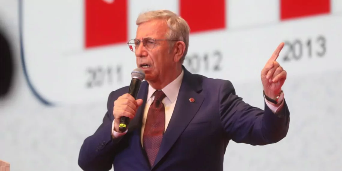 Chp genel başkanı özgür özel, "bizim elimizi, kolumuzu çözün, bize ankara büyükşehir belediye meclisi'nde çoğunluğu verin'. Sizden bunu istiyoruz ankaralılar" dedi.