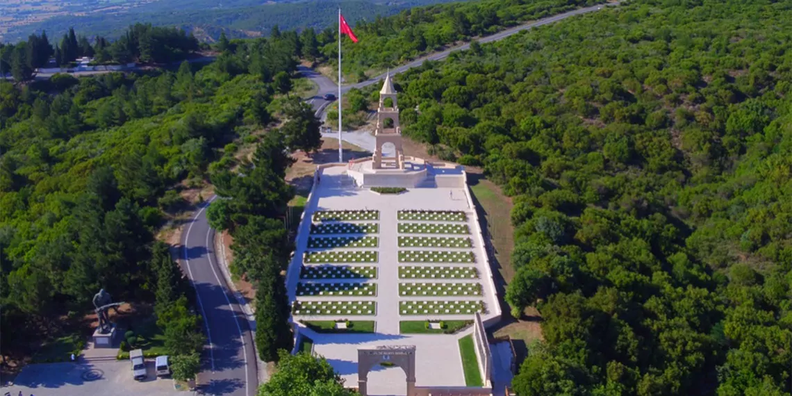 Çanakkale onsekiz mart üniversitesi (çomü) i̇nsan ve toplum bilimleri tarih bölümü öğretim üyesi prof. Dr. Murat karataş, "çanakkale cephesi'nde her 10 şehitten 2'sinin kaydı yapılmamış" dedi.