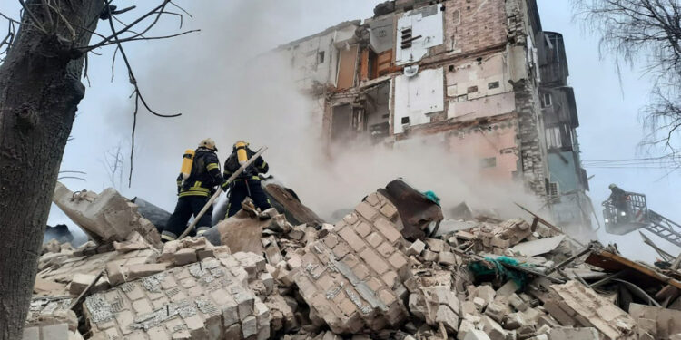 Harkiv'e füze saldırısı; 5 kişi öldü