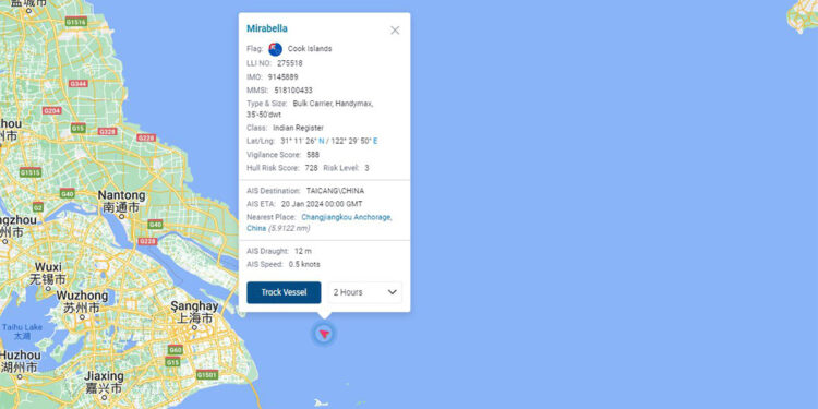 Türk denizcilerin bulunduğu gemi battı 21 denizci kurtarıldı