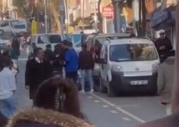 Sultangazi'de caddede yürürken silahlı saldırıda öldürüldü