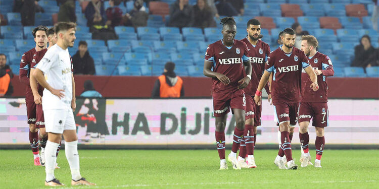 Trabzonspor Manisa FK'yı 3-1 mağlup etti
