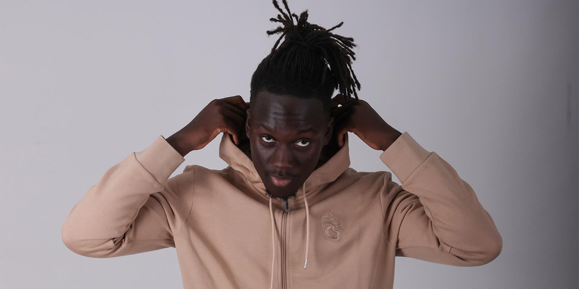 Trabzonspor’un başarılı orta saha oyuncusu Batista Mendy, "Bu sezon Trabzonspor ile Avrupa kupalarına katılmaya hak kazanmak öncelikli hedefim ve tamamen bunu düşünüyorum. Bu benim için olmazsa olmaz. Geçen zaman Trabzonspor olarak lehimize işliyor. İnanıyorum ki her açıdan daha iyi günler bizi bekliyor” dedi.