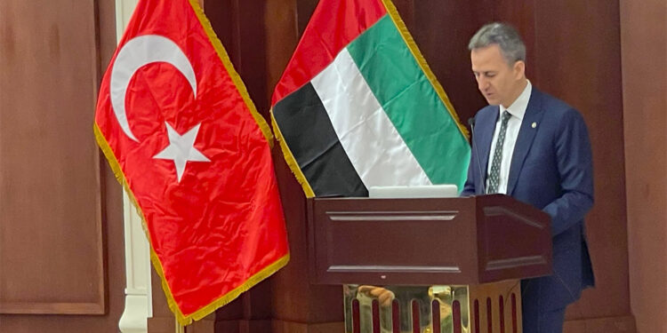 Türk Savunma Sanayii şirketlerinin yöneticileri BAE'de