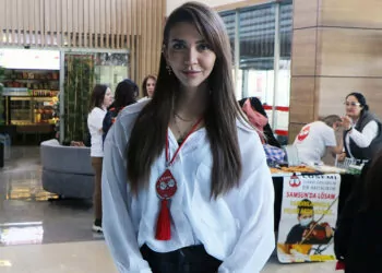 Şuheda erkoç, miss model of the world yarışmasından taçla dönmek istiyor