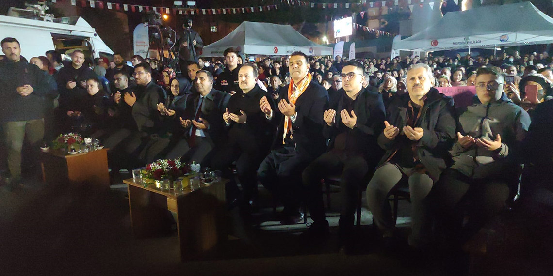 Türkiye'nin ilk astronotu Alper Gezeravcı'nın uzay yolculuğu TSİ 00.49'da başladı. Bu tarihi olay Türkiye'nin birçok bölgesinde olduğu gibi Gezeravcı'nın memleketi Mersin'de de heyecanla takip edildi.