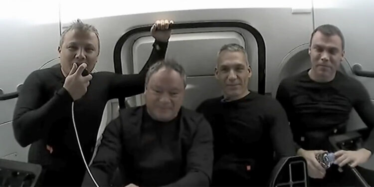 Gezeravcı'nın uzaydaki ilk sözü "İstikbal göklerdedir" oldu