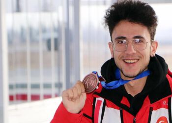 Olimpik sürat patencisi Furkan'ın gözü olimpiyatlarda