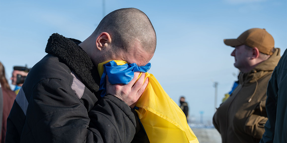 Rusya Savunma Bakanlığı bugün Ukrayna ile müzakereler sonucunda 195 savaş esiri askeri aldıklarını, karşılığında 195 Ukrayna askerini serbest bıraktıklarını açıkladı. 
