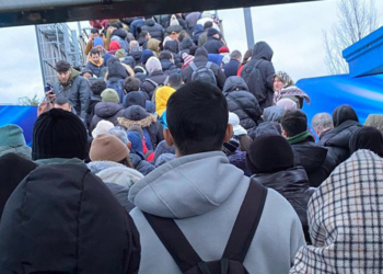 Arızalanan metrobüs nedeniyle izdiham yaşandı