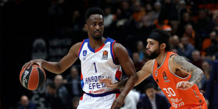 Anadolu Efes, Valencia Basket’e 93-88 mağlup oldu