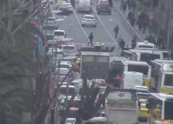 Vatan Caddesi'nde şüpheli çanta paniği