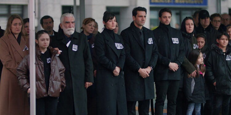 Yargı dizisinde şehit düşen askerler için saygı duruşu