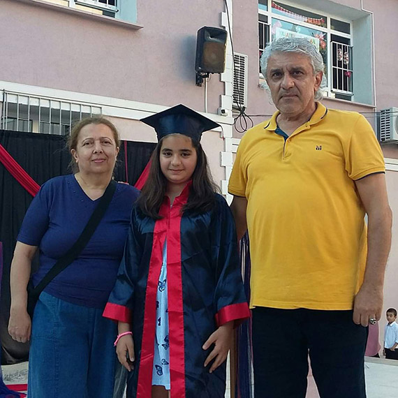 1 yıldır Hatay'daki depremde kaybolan akrabalarını arıyor