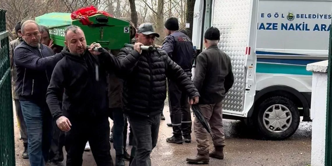 Sevgililer günü yemeği dönüşü kaza; kız kardeşler yan yana defnedildi