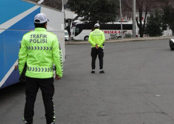 15 Temmuz Demokrasi Otogarı'nda emniyet kemeri denetimi
