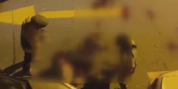 17 yaşındaki kız sokakta arkadaşını bıçakladı