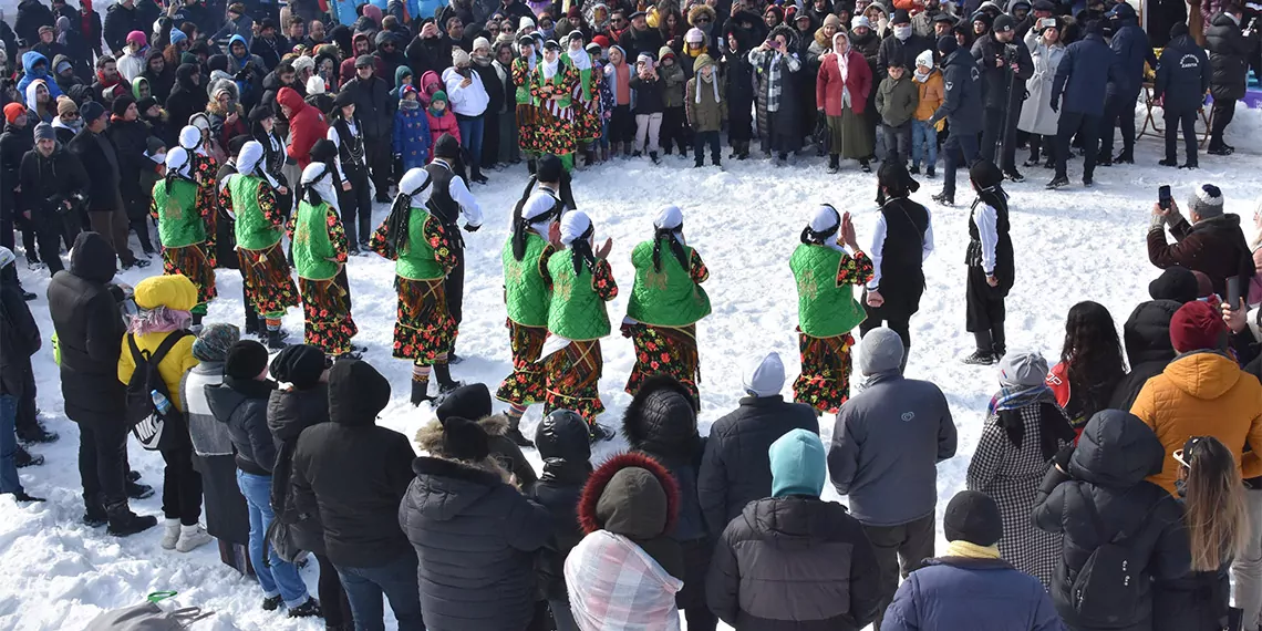 2 bin rakımlı çambaşı yaylası'nda kış festivali