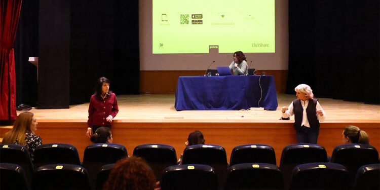 'Bilinçli Aile Gelişen Çocuk' eğitimi verildi