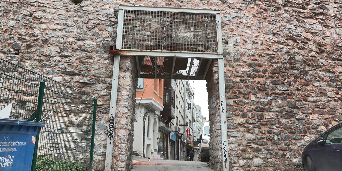 700 yıllık tarihi kitabenin taşınması için replikasının yapılması bekleniyor