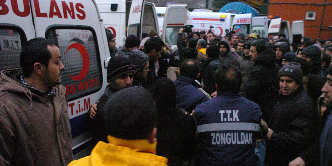 TTK Kozlu Müessese Müdürlüğü'ne ait maden ocağında ani metan gazı püskürmesi sonucu 8 işçinin öldüğü maden faciasında sanıklar için yeniden yargılama kararı verildi.