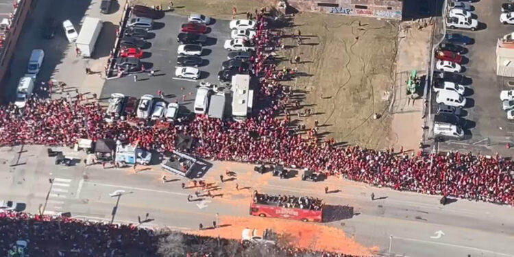 ABD’de Super Bowl geçit töreninde silahlı saldırı