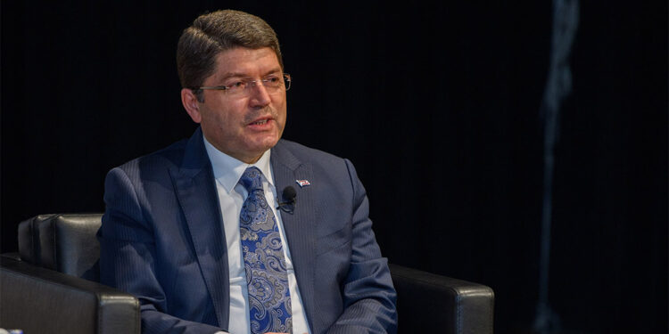 Hedefimiz yeni bir anayasa, demokratik bir anayasa