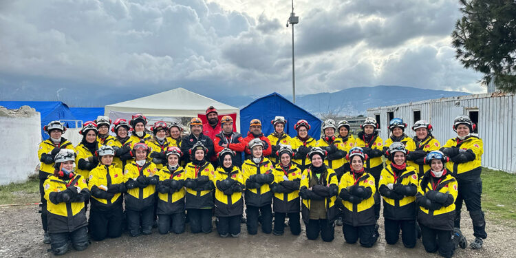 AFAD'ın ilk kadın arama-kurtarma ekibi