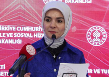 Aile bütünlüğüne öncelik veren yapımları görmek istiyoruz