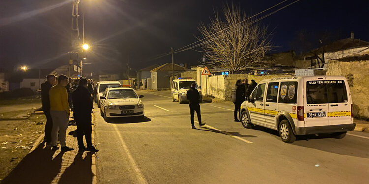 Ailesiyle tartışırken kazara kendisini vurdu