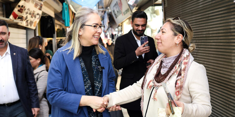 AK Parti Konak Adayı Çankırı'dan esnafı ziyaret