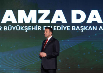 AK Parti'nin İzmir adayı Hamza Dağ projelerini açıkladı