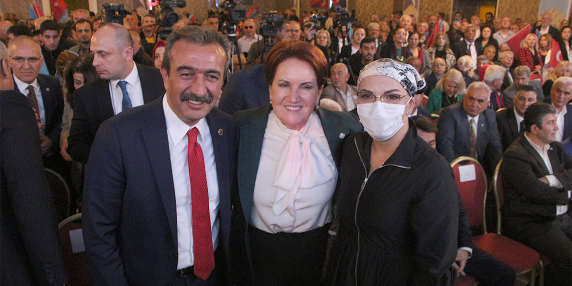 İYİ Parti Genel Başkanı Meral Akşener, partisinin Adana Büyükşehir Belediye başkan adayı Ayyüce Türkeş Taş'ın proje tanıtım toplantısında, "1 Nisan'da Adana'da öyle bir sonuçla karşılaşacağız ki, 2028'in iktidarı buradan başlayacak" dedi.