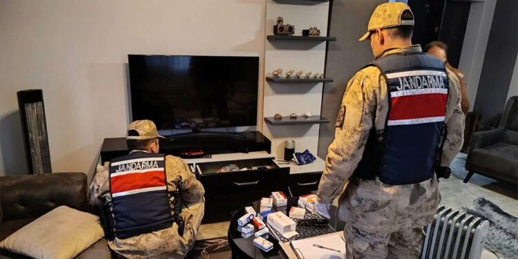 Kafes-50 operasyonlarında 2 ayrı organize suç örgütü çökertildi