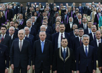 AYM kararları kesin olup, gerçek ve tüzel kişileri bağlar