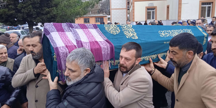 Ahmet Kaya'nın abisi Mustafa Kaya toprağa verildi