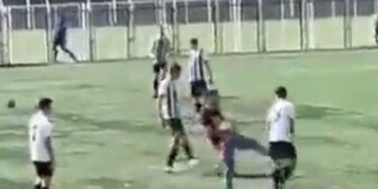 Altaylı futbolculara saldıran şahıs yakalandı