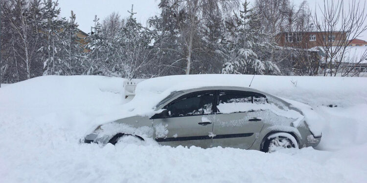 Ardahan'da 55 yılın kar rekoru kırıldı