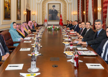 Yılmaz Tunç Suudi Arabistan heyeti ile bir araya geldi