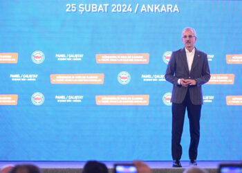 İlk etapta 5G'ye geçmeyi, ikinci etapta da 6G'nin hazırlıklarını yapmayı planlıyoruz
