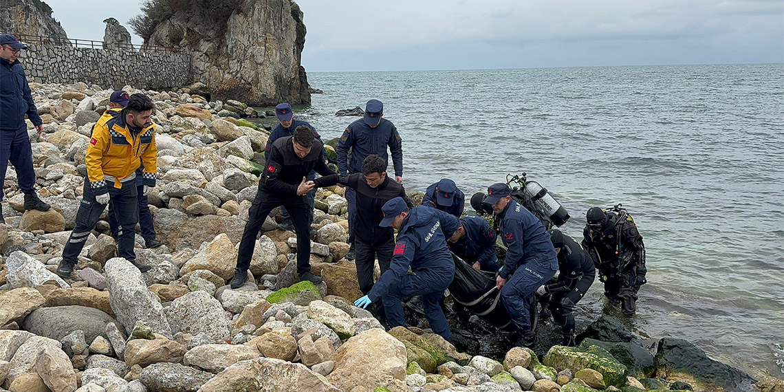 Bartın'da denize giren teknisyenin cansız bedeni bulundu