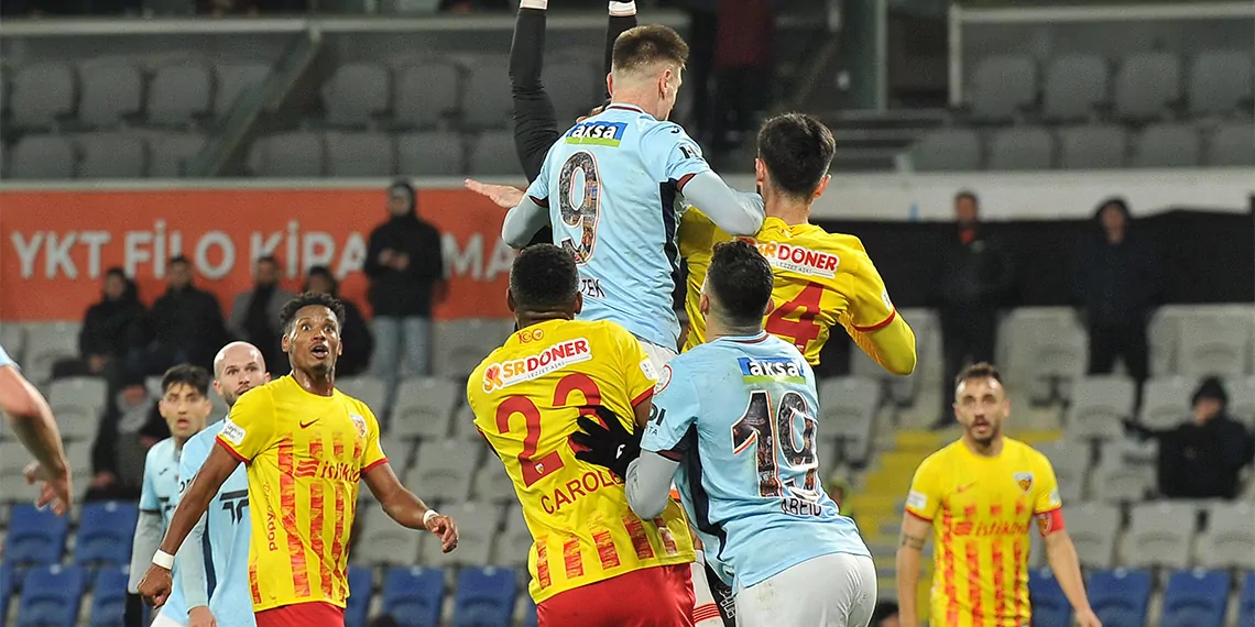 Süper lig’in 26’ncı haftasında başakşehir, sahasında ağırladığı kayserispor’a 3-2 mağlup oldu. Başakşehir - kayserispor maçının ardından başakşehir teknik direktörü çağdaş atan ve kayserispor yardımcı antrenörü hari vukas açıklamalarda bulundu.