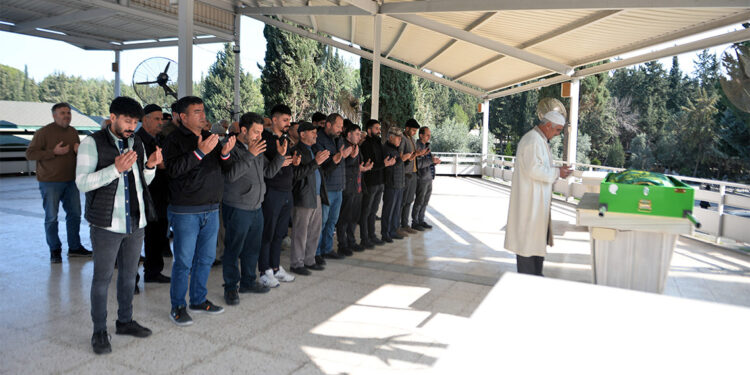Gemi enkazından çıkarılan mürettebat Zeynep Kılınç defnedildi