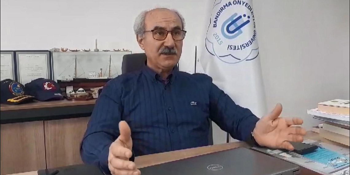 Bandırma Onyedi Eylül Üniversitesi Denizcilik Fakültesi Dekanı Prof. Dr. Mustafa Sarı, "Batık gemi, kimyasal maddeler ortadan kalkınca deniz canlılarına sığınak olabilir" dedi.