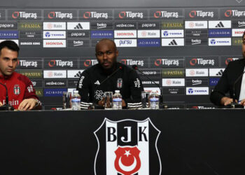 Takımımla beraber en üst seviyede olmayı hedefliyorum